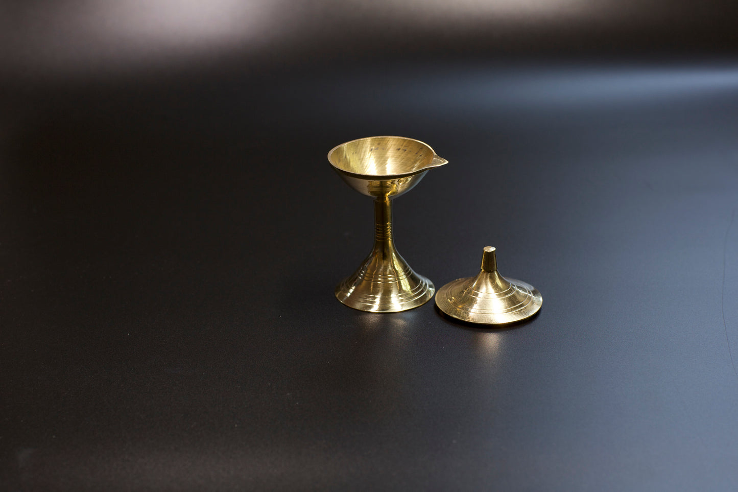 Brass Oil Lamp – Traditional Puja Diya for Meditation, Altar & Home Decor (Includes 20 Free Cotton Wicks) (Copy)